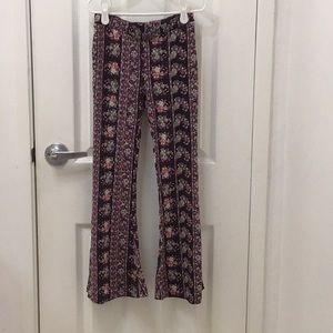 🌸Maroon Floral flowy pants🌸